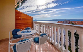 2 Bedroom Cozy Apartment In Crikvenica